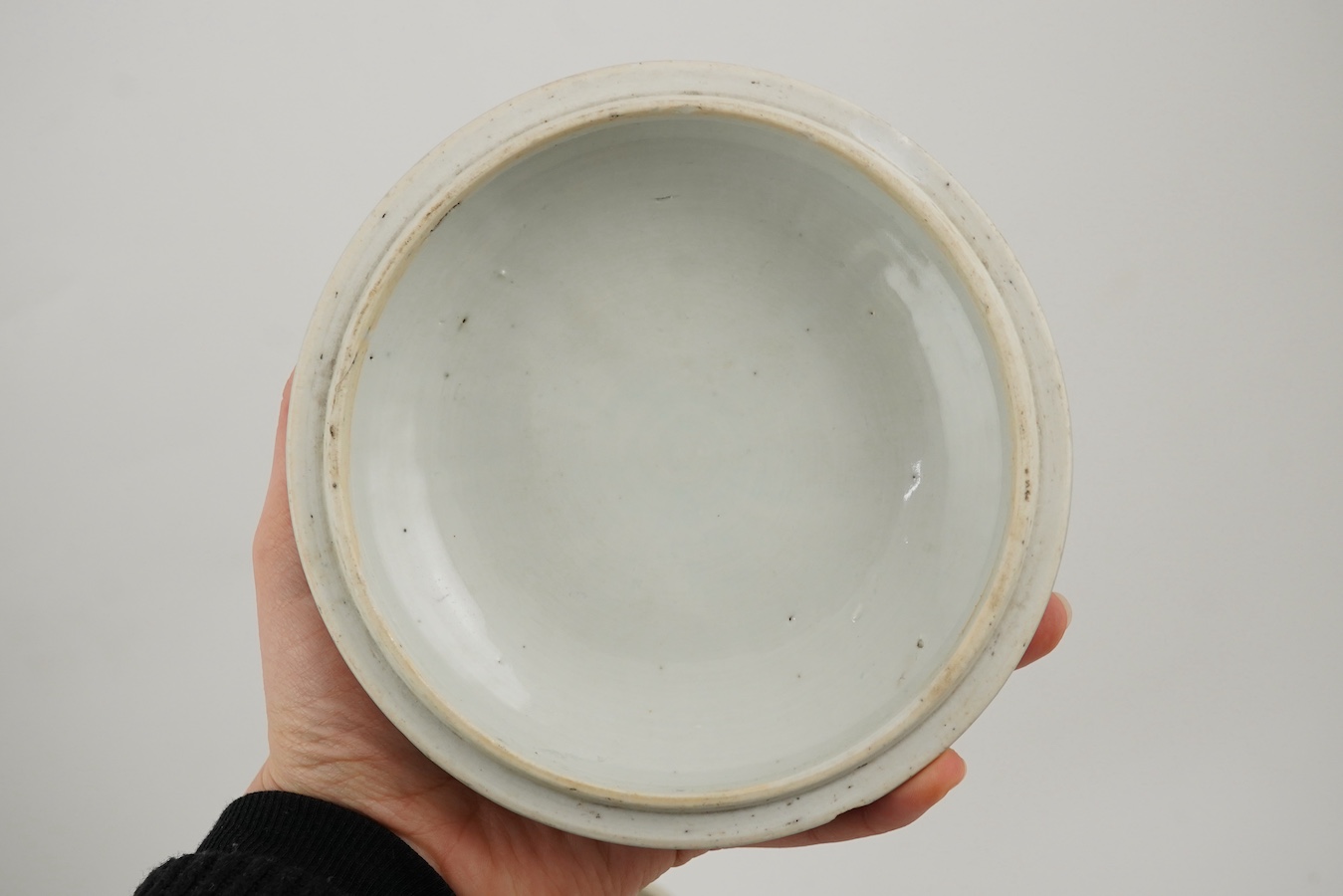 A large Chinese Transitional blue and white jar and cover, mid 17th century